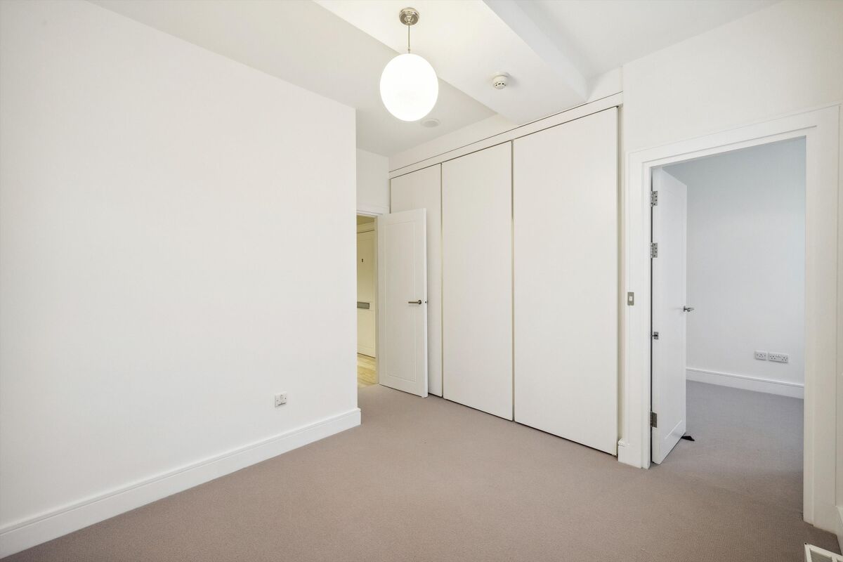flat to rent in Frederick Court, Duke of York Square, Chelsea, London