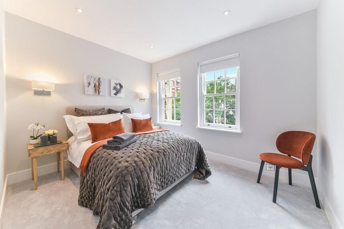 flat to rent in Sloane Gate House, D'Oyley Street, London, SW1X