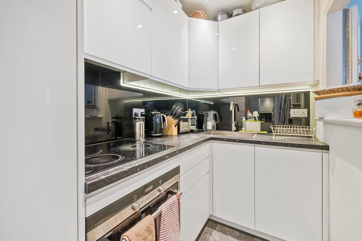 flat to rent in Ennismore Gardens, Knightsbridge, London, SW7