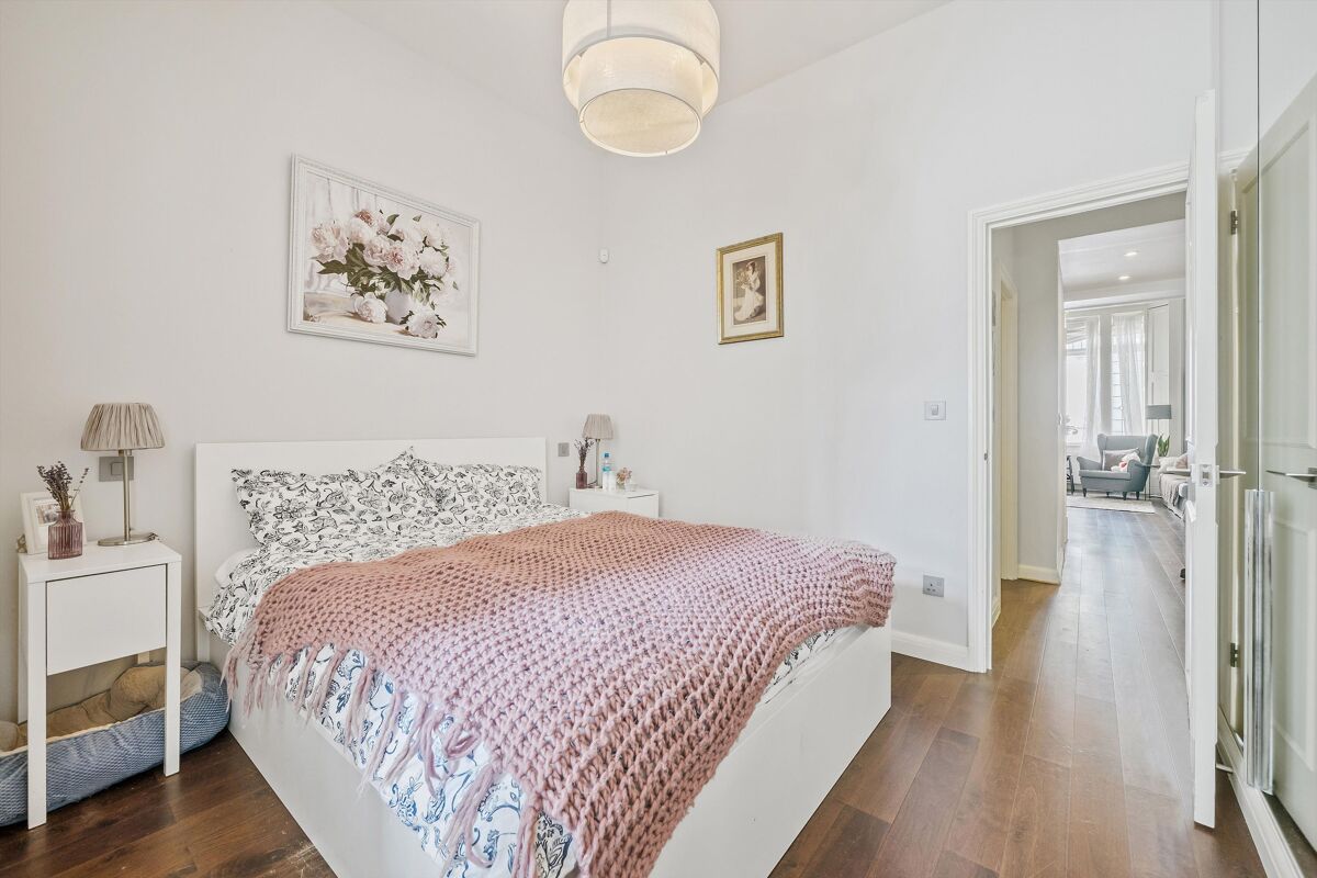 flat to rent in Ennismore Gardens, Knightsbridge, London, SW7 KNQ012288816 Knight Frank