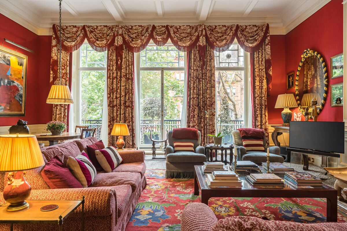 flat to rent in Cadogan Square, London, SW1X. KNQ012293546 Knight Frank