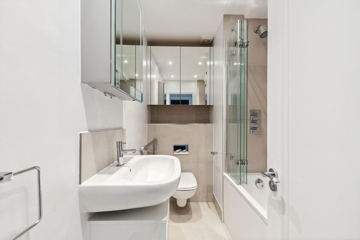 flat to rent in Sloane Street, London, SW1X KNQ012308522 Knight Frank