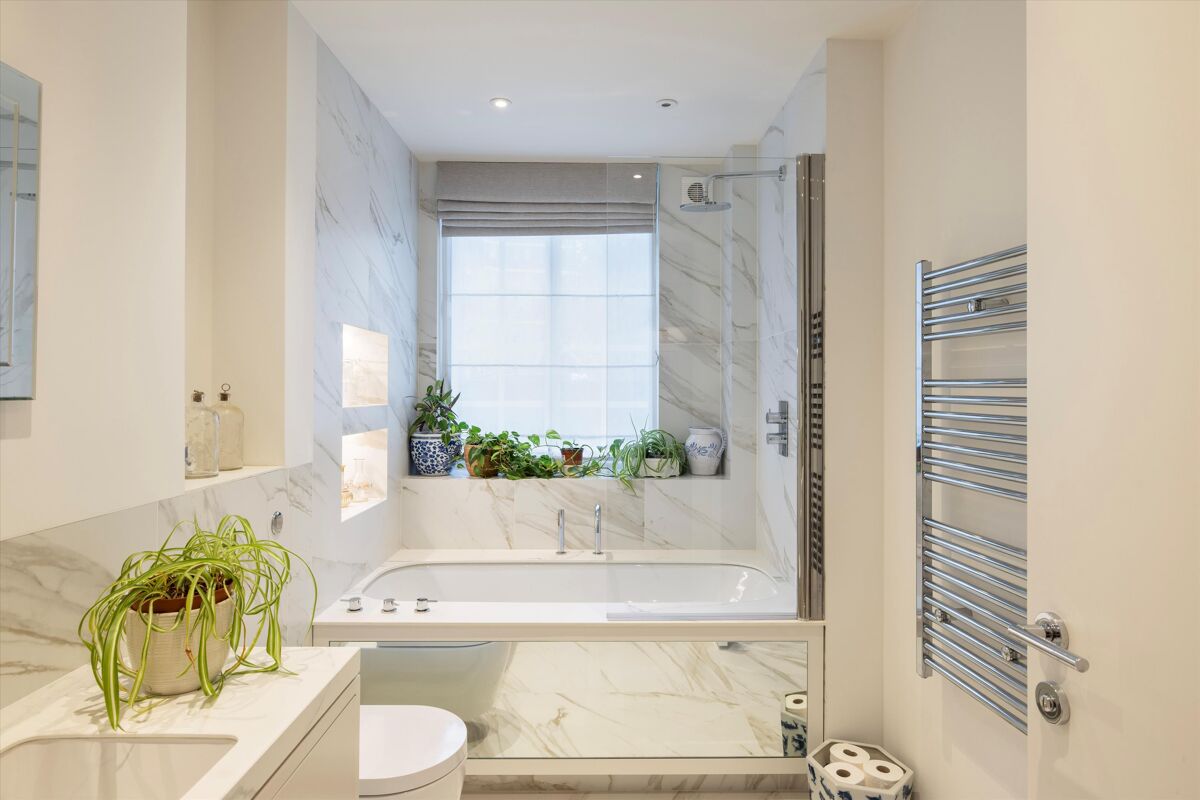 apartment for sale in Cranmer Court, Whiteheads Grove, Chelsea, London