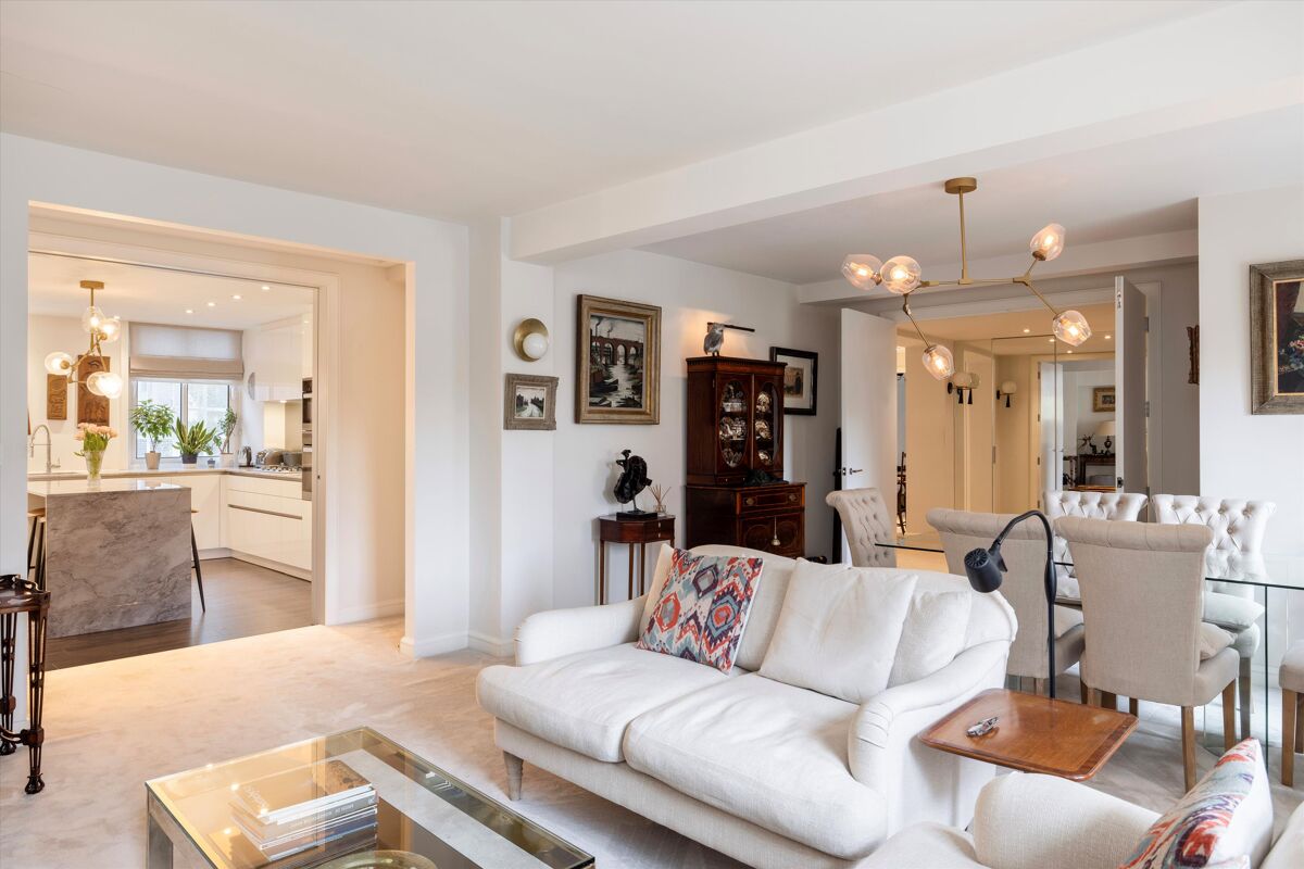 apartment for sale in Cranmer Court, Whiteheads Grove, Chelsea, London