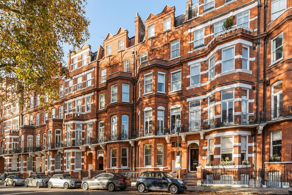flat to rent in Egerton Gardens, London, SW3 KNQ012320971 Knight Frank