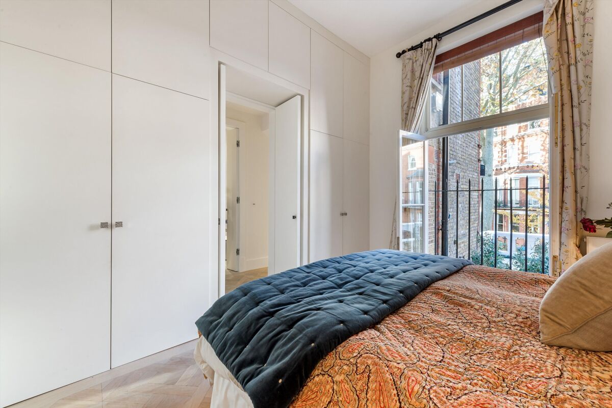 flat to rent in Egerton Gardens, London, SW3 KNQ012320971 Knight Frank