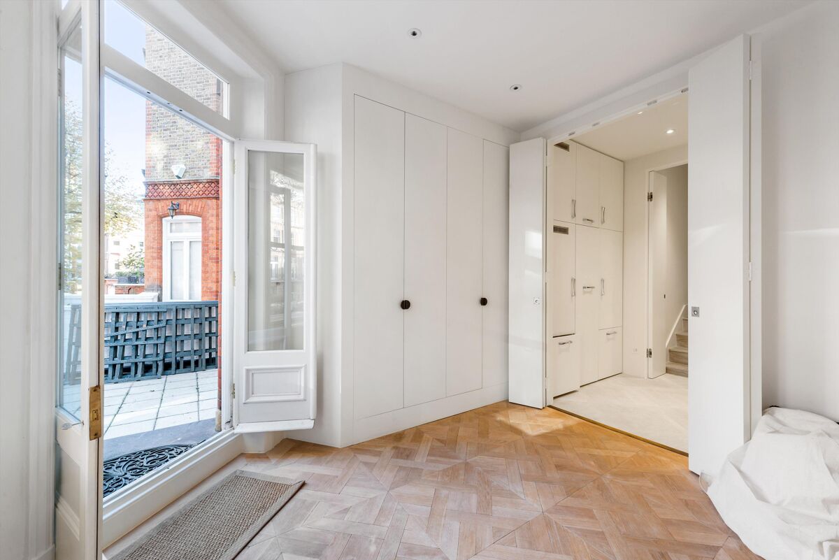 flat to rent in Egerton Gardens, London, SW3 KNQ012320971 Knight Frank