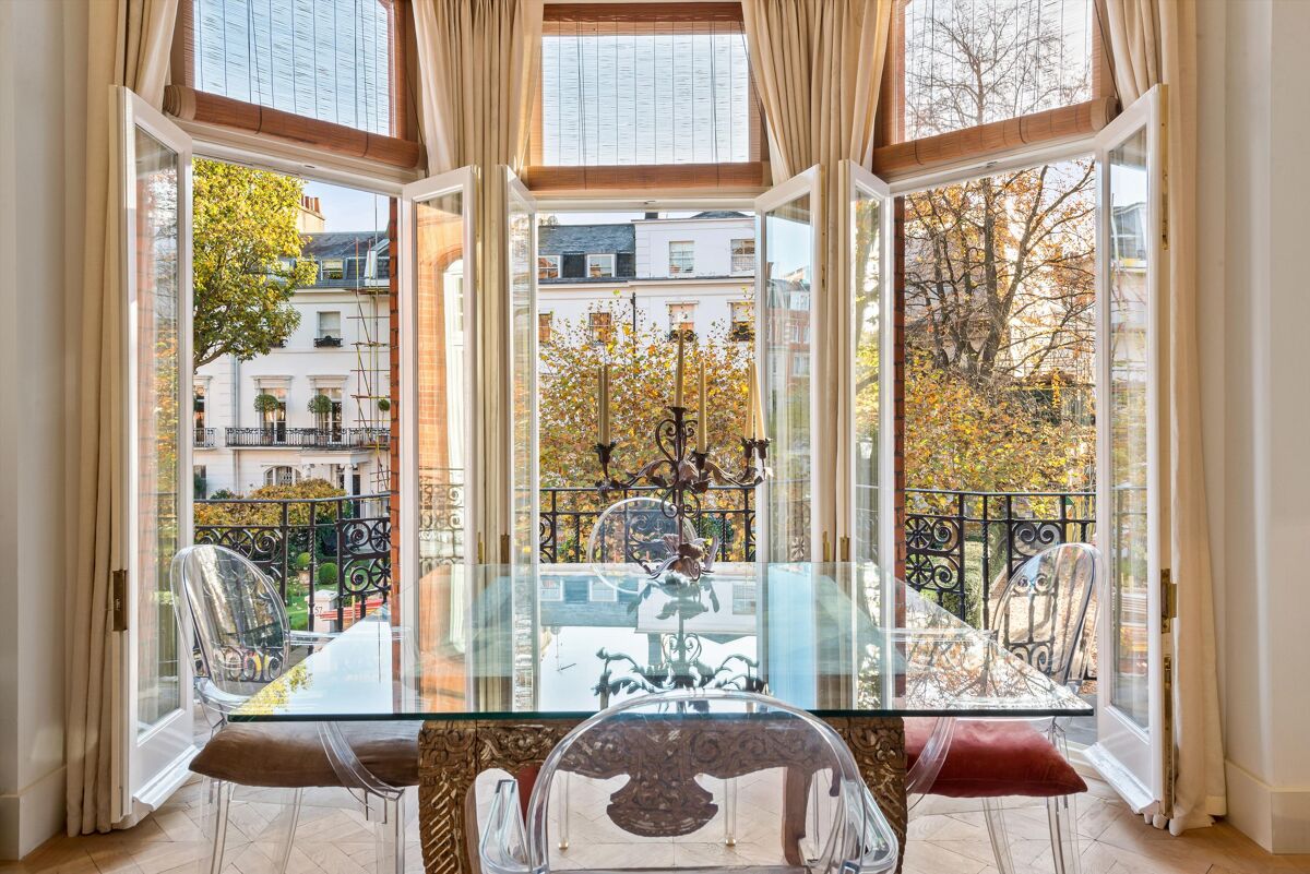 flat to rent in Egerton Gardens, London, SW3 KNQ012320971 Knight Frank