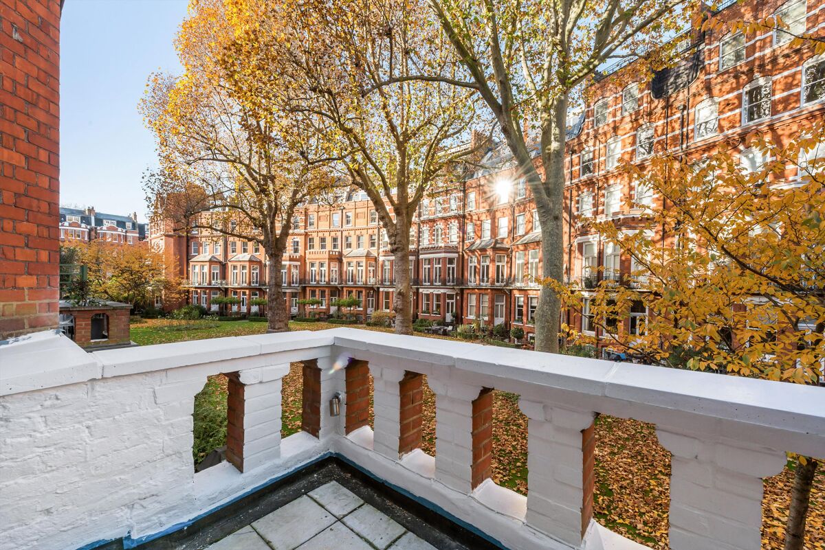 flat to rent in Egerton Gardens, London, SW3 KNQ012320971 Knight Frank