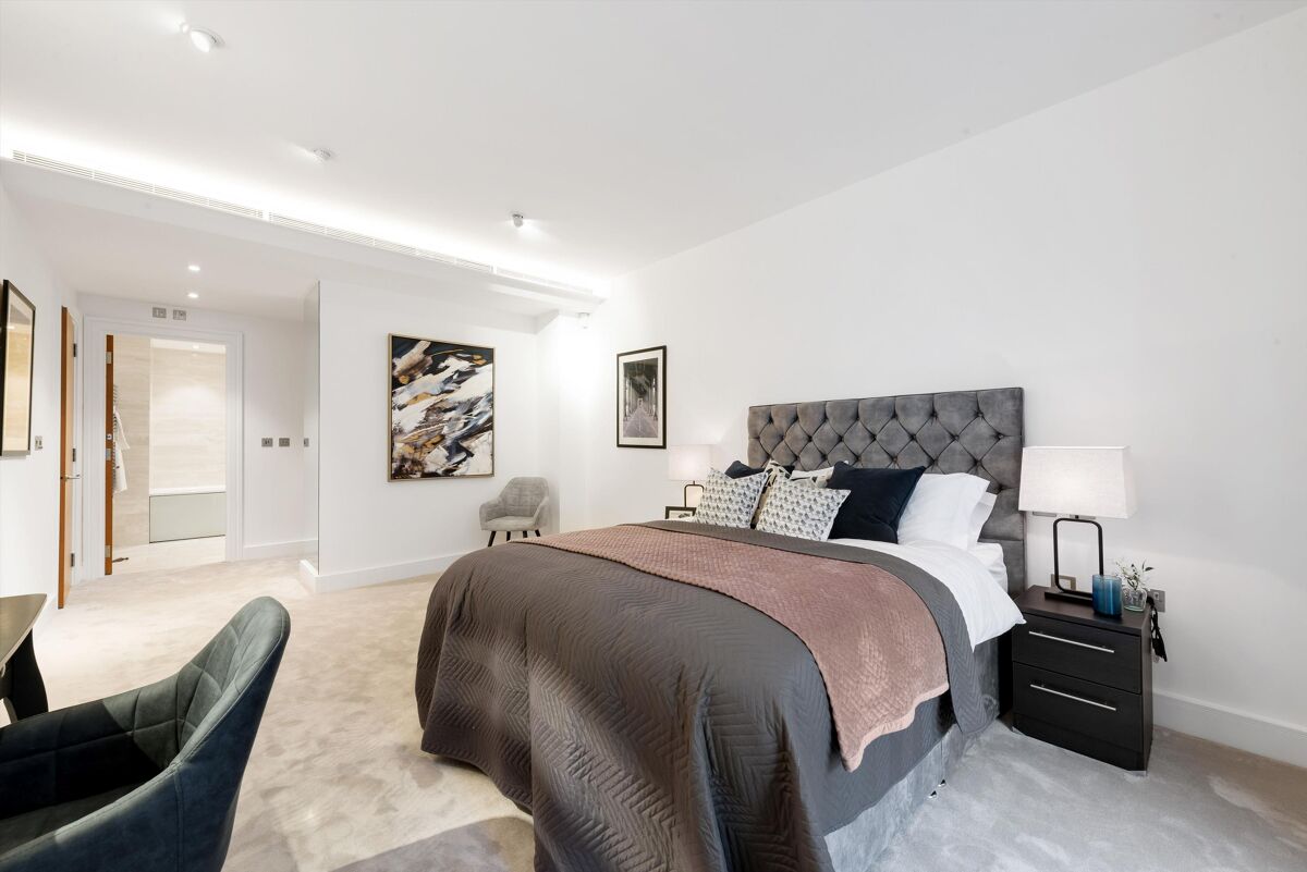 flat to rent in Lancelot Place, London, SW7 KNQ012368029 Knight Frank