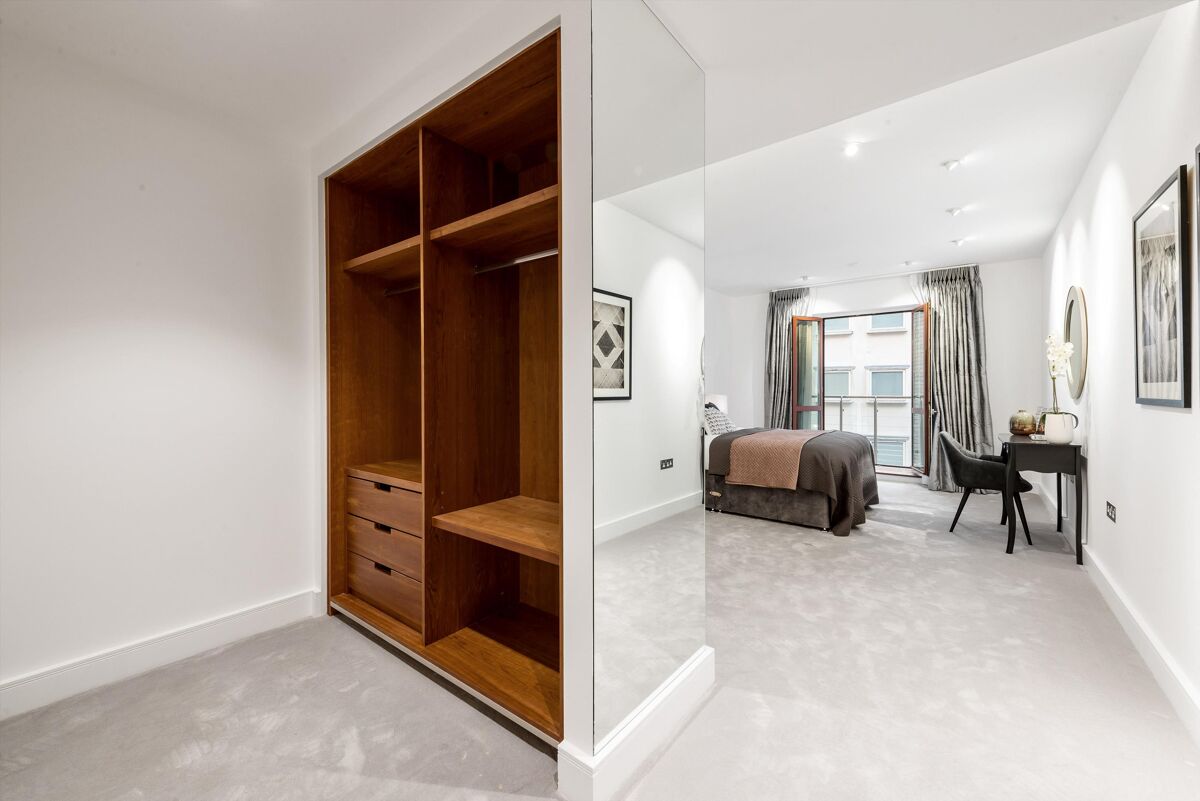 flat to rent in Lancelot Place, London, SW7 KNQ012368029 Knight Frank