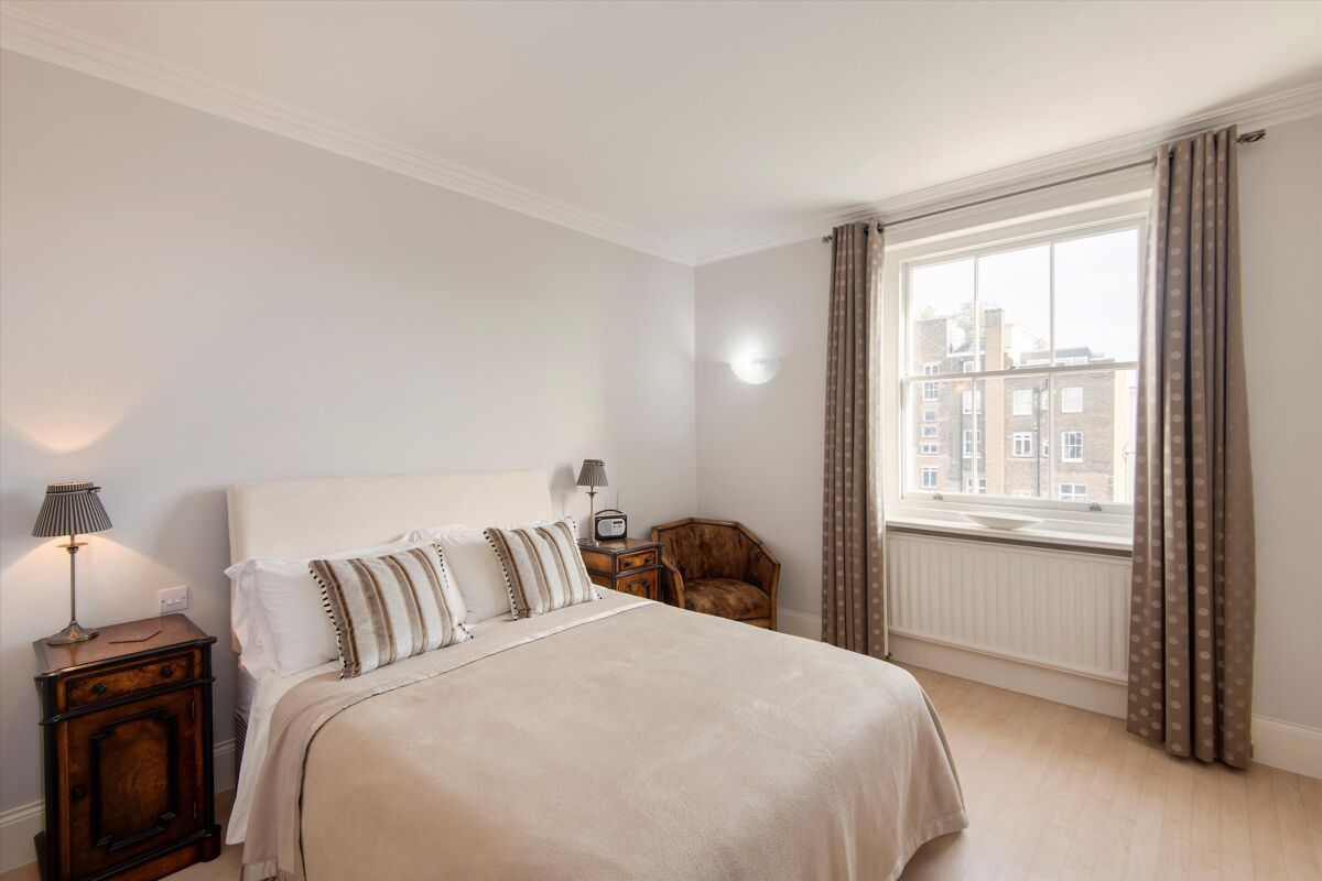 flat to rent in Ennismore Gardens, London, SW7 KNQ012368325 Knight Frank