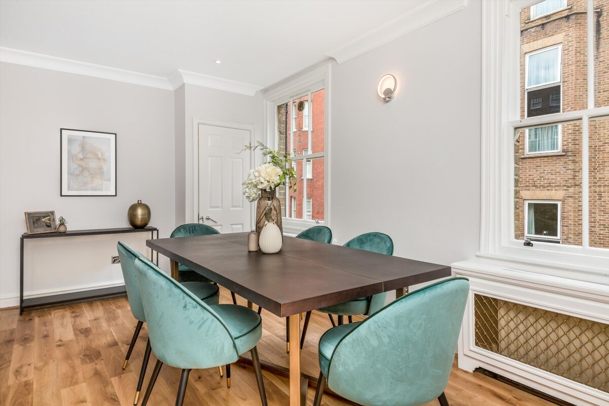 flat to rent in Sloane Street, London, SW1X KNQ012368921 Knight Frank