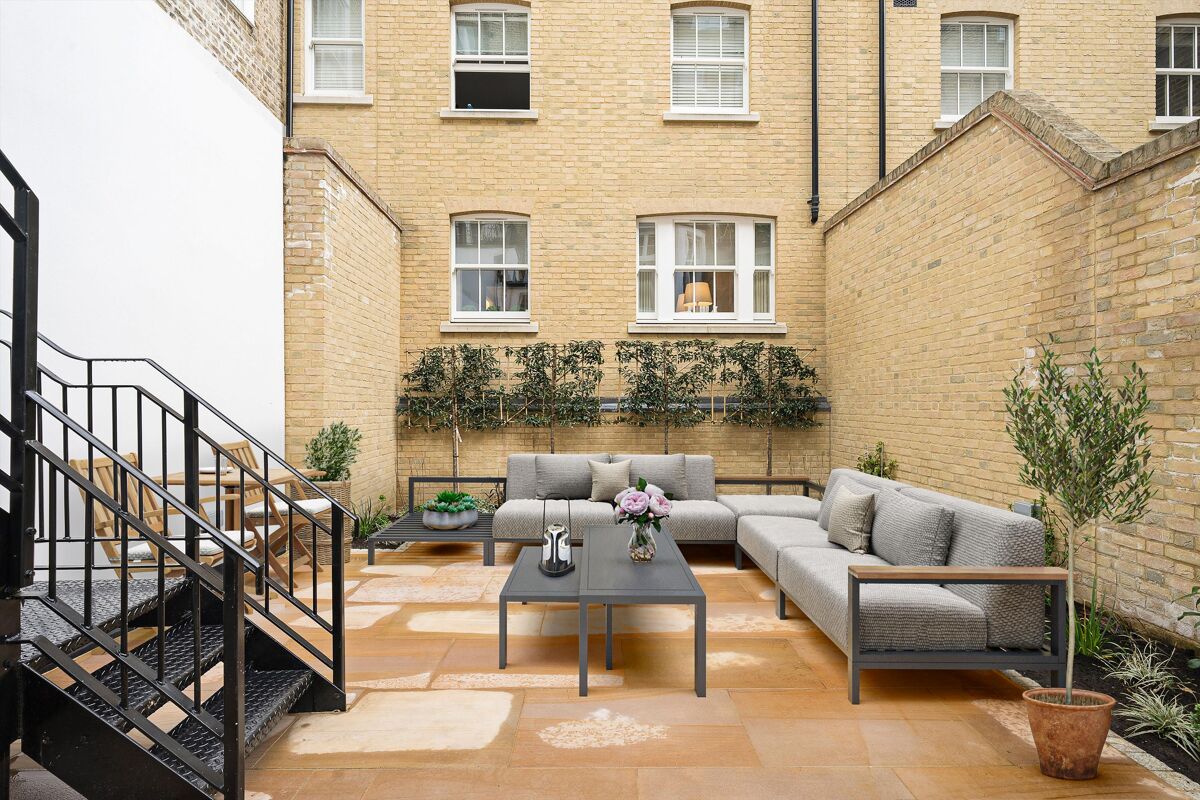 flat to rent in Cadogan Place, London, SW1X KNQ012388895 Knight Frank