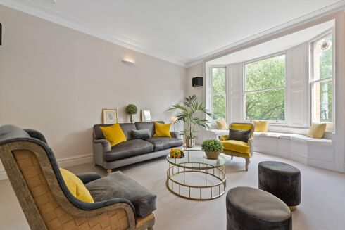 Picture of 2 bedroom flat for rent.