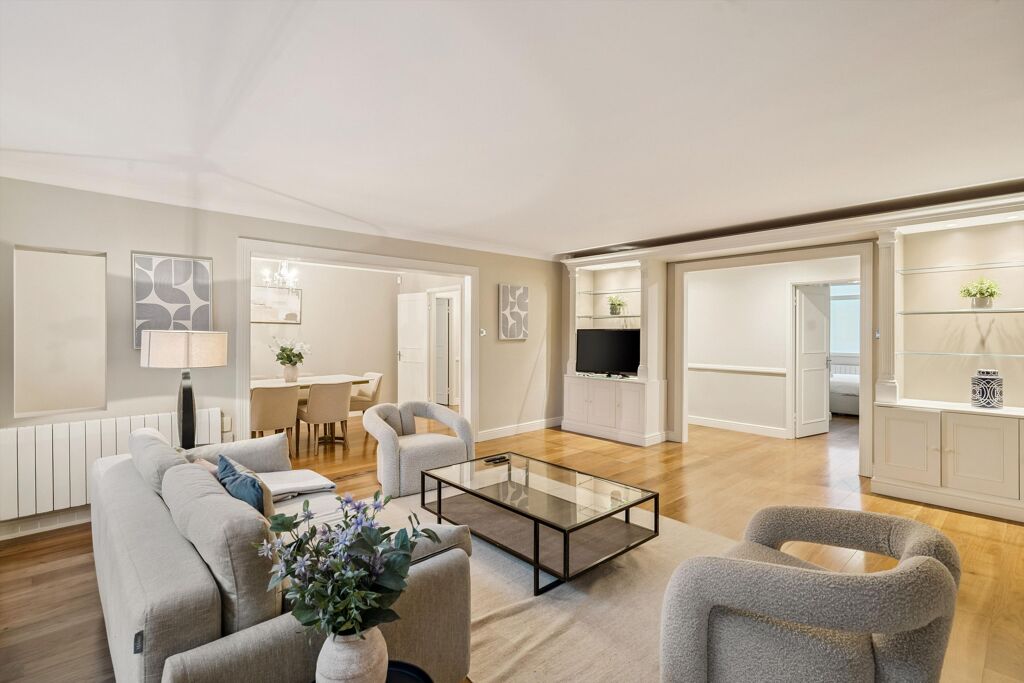 Image of Lower Sloane Street, London, SW1W