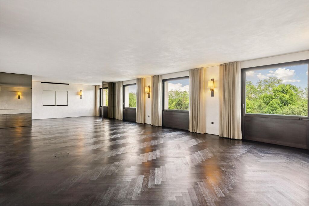 Image of Princes Gate, Knightsbridge, London, SW7