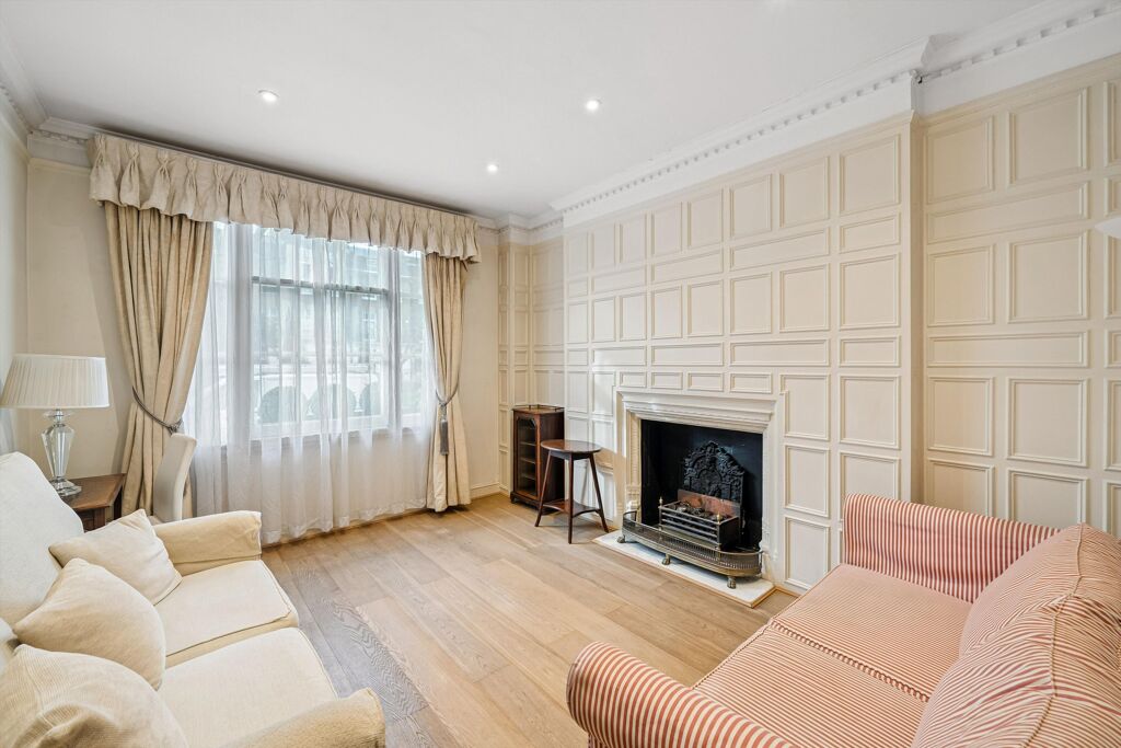 Image of Brompton Square, Knightsbridge, London, SW3