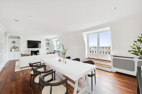 Picture of 3 bedroom flat for rent.
