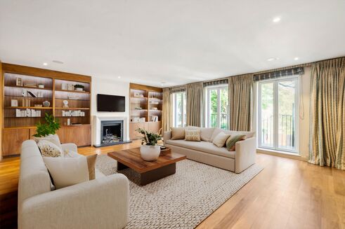 Picture of 6 bedroom house for rent.