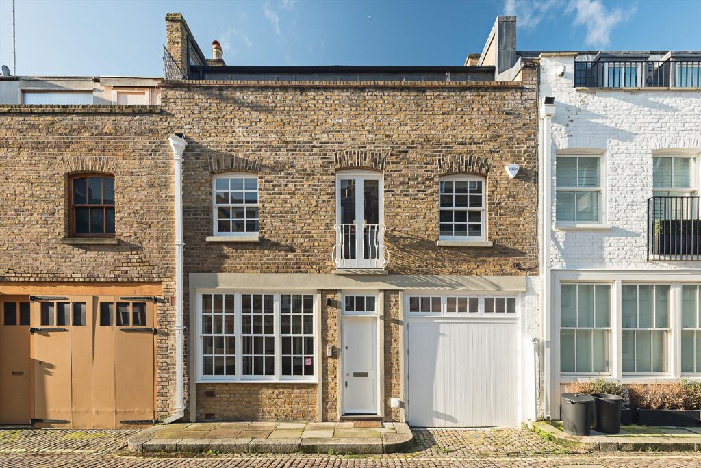 Image of Ennismore Mews, Knightsbridge, London SW7