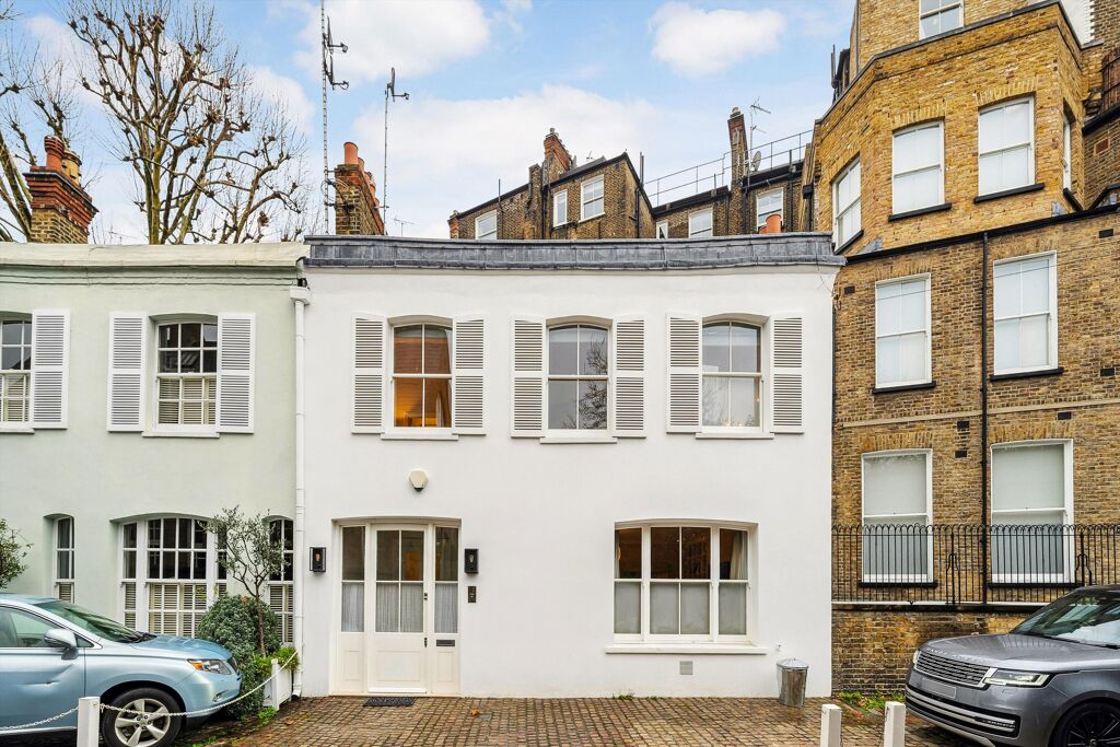 Image of Lennox Gardens Mews, Knightsbridge, London SW1X