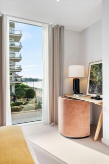 Picture of 1 bedroom flat for sale.