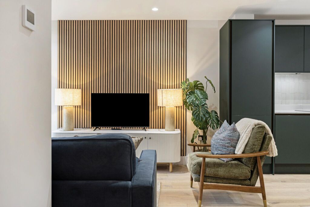 Image of Beverley Waterside, Priests Bridge, Barnes, London, SW14