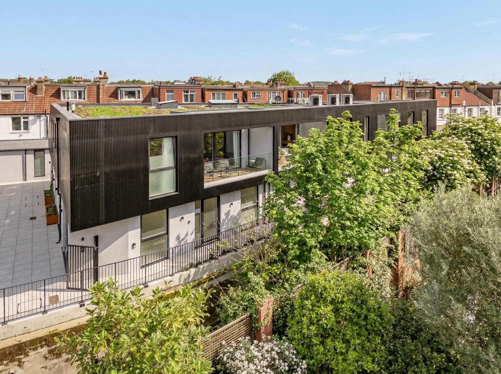 Image of Beverley Waterside, Priests Bridge, London