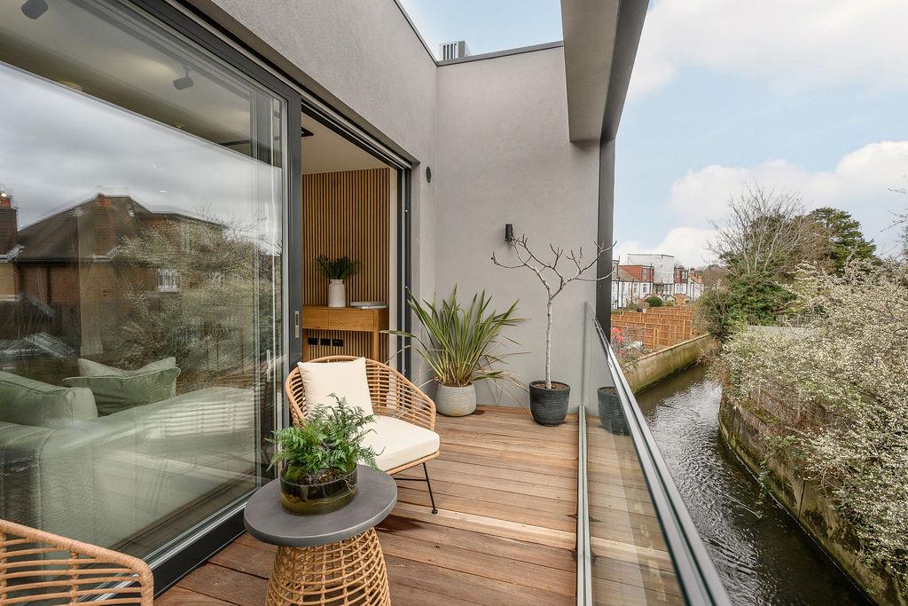 Image of Beverley Waterside, Priests Bridge, London
