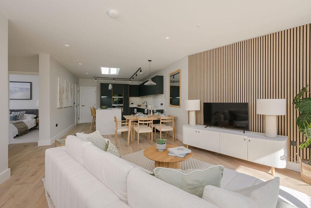 Image of Apartment 9, Beverley Waterside, Priests Bridge, London