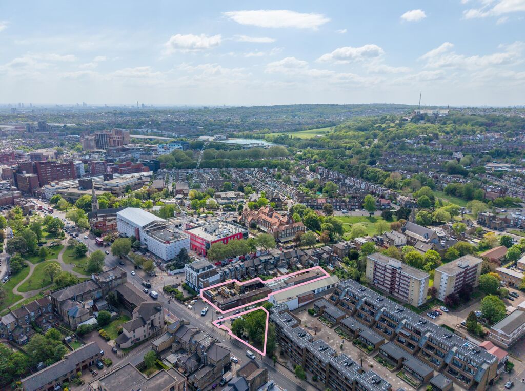 Image of High Road, Wood Green N22