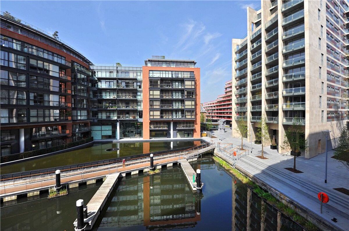 Flat for sale in Caro Point, Grosvenor Waterside, Belgravia, London