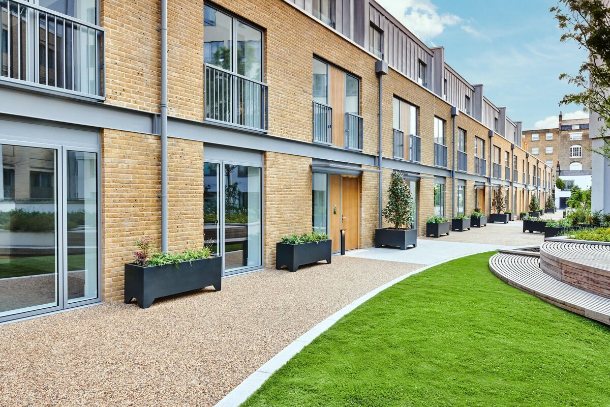 Garden Villa D, 3bedroom mews house for sale in, Regent's Crescent, 22