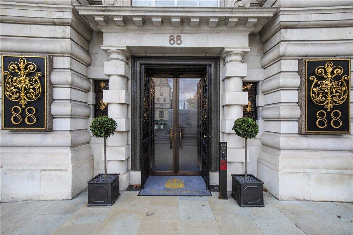flat for sale in St James's House, 88 St. James's Street, London, SW1A