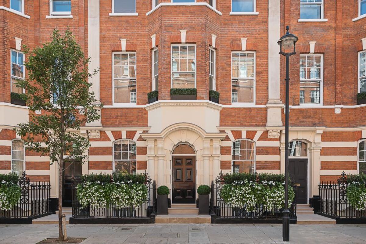 flat for sale in 38 Langham Street, Great Portland Street, Fitzrovia