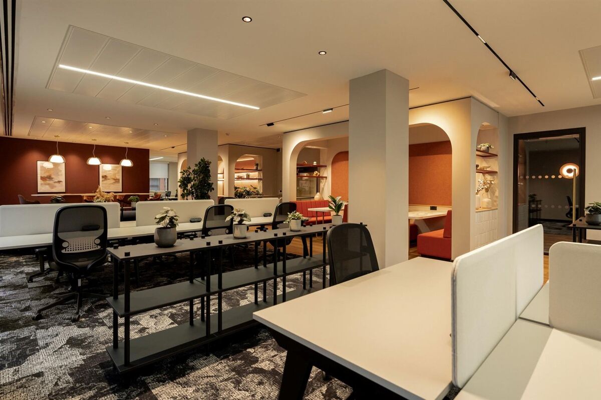 2,223 - 15,433 sqft Office for rent in St. Paul's House, 23 Park Square South, Leeds, LS1 2ND