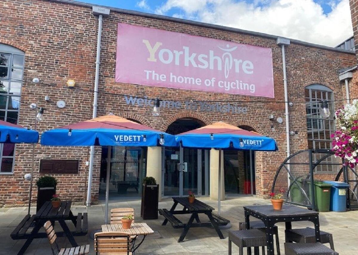 To Let - Self-contained Grade II listed character office building of 5,375 sq ft.