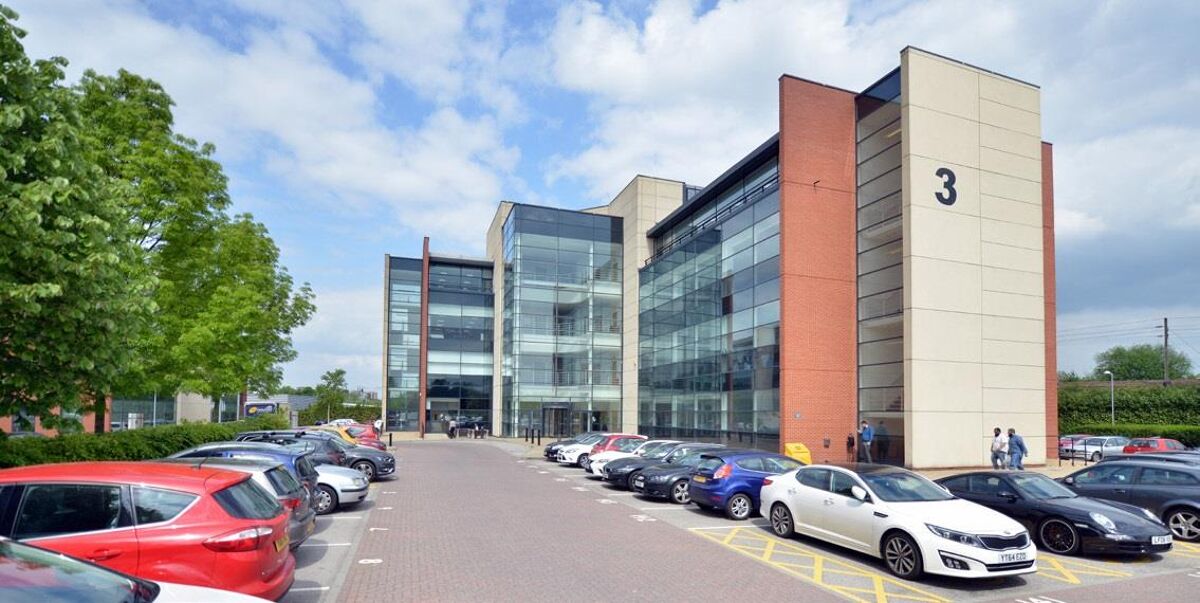 To Let - Quality offices with superb connectivity.