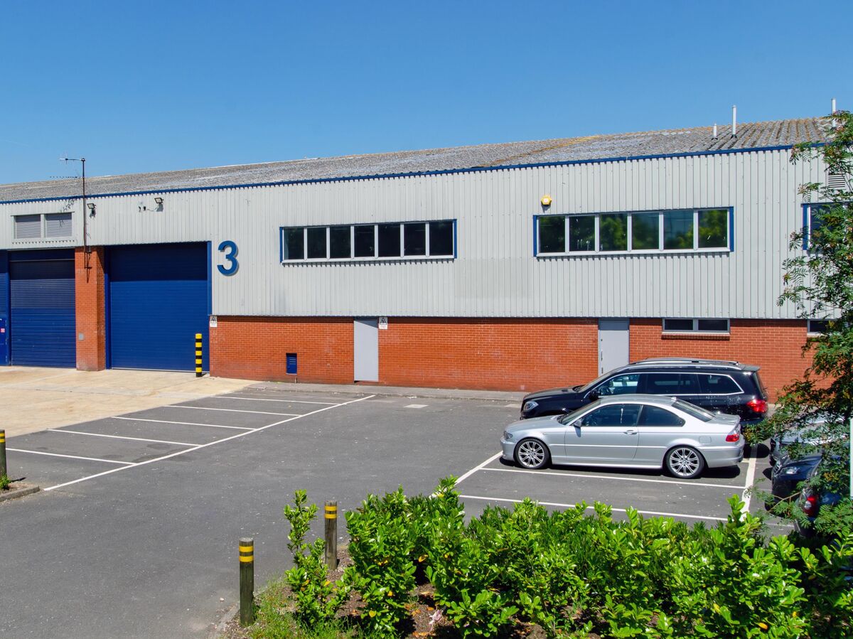 Refurbished Warehouse / Trade Counter To Let in Brentford - Available Now