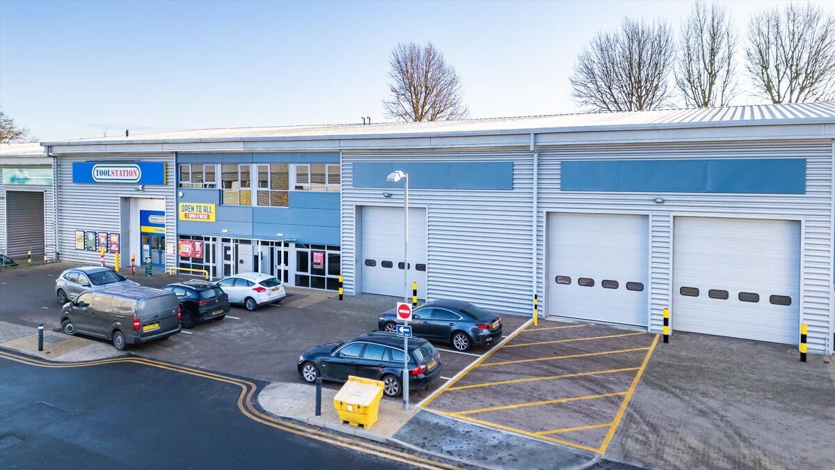 Newly Refurbished Prime Trade Counter Units