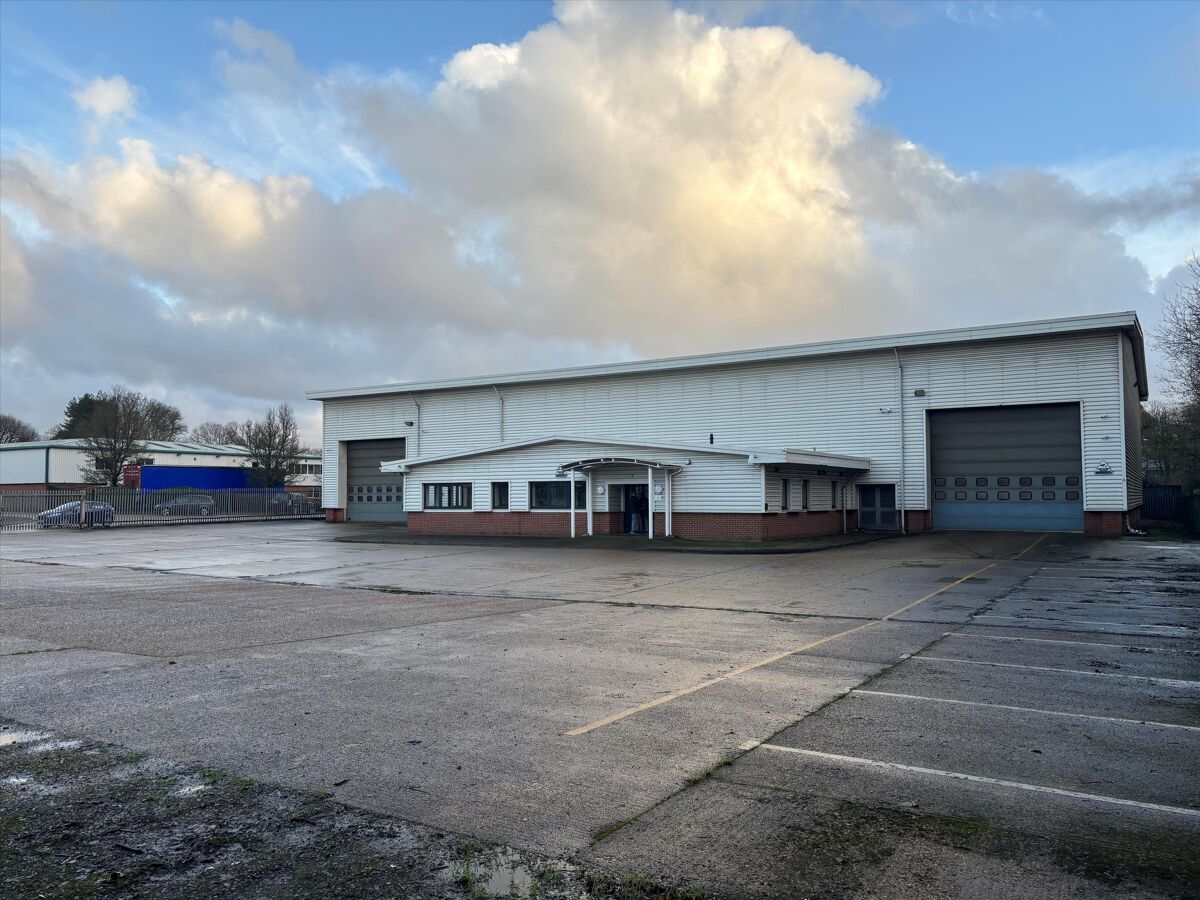 Modern warehouse unit with large secure yard.