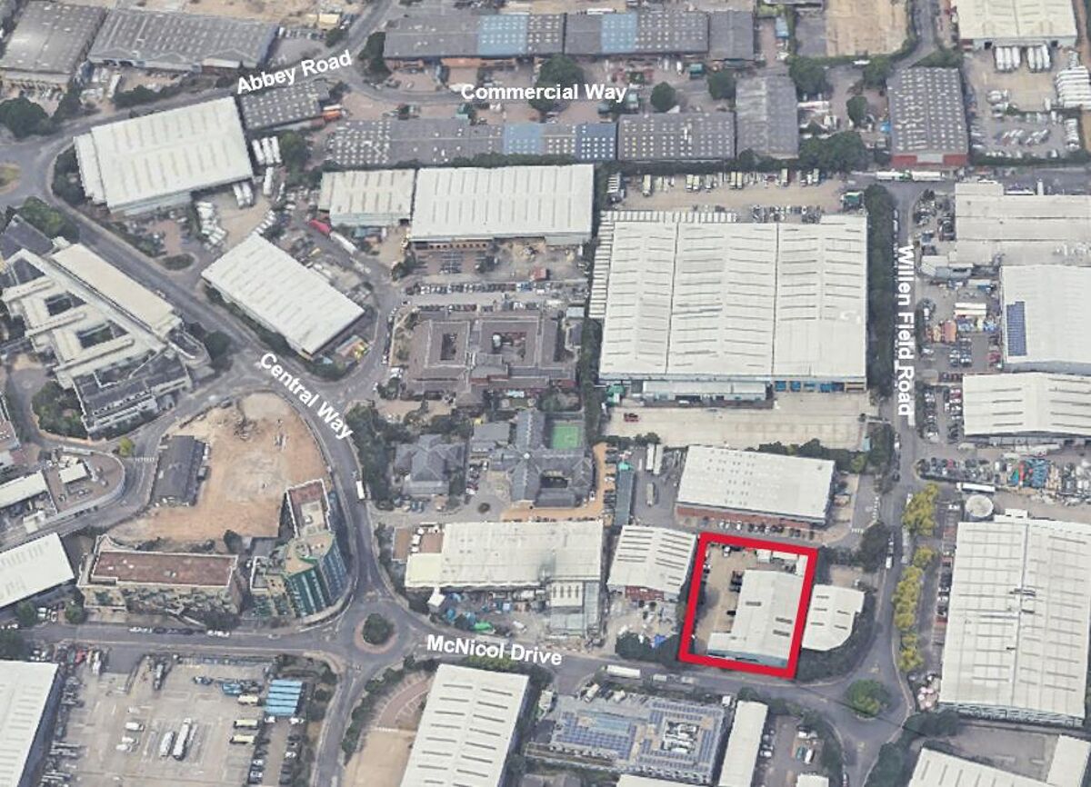 Extremely rare freehold opportunity in a prime north west location.