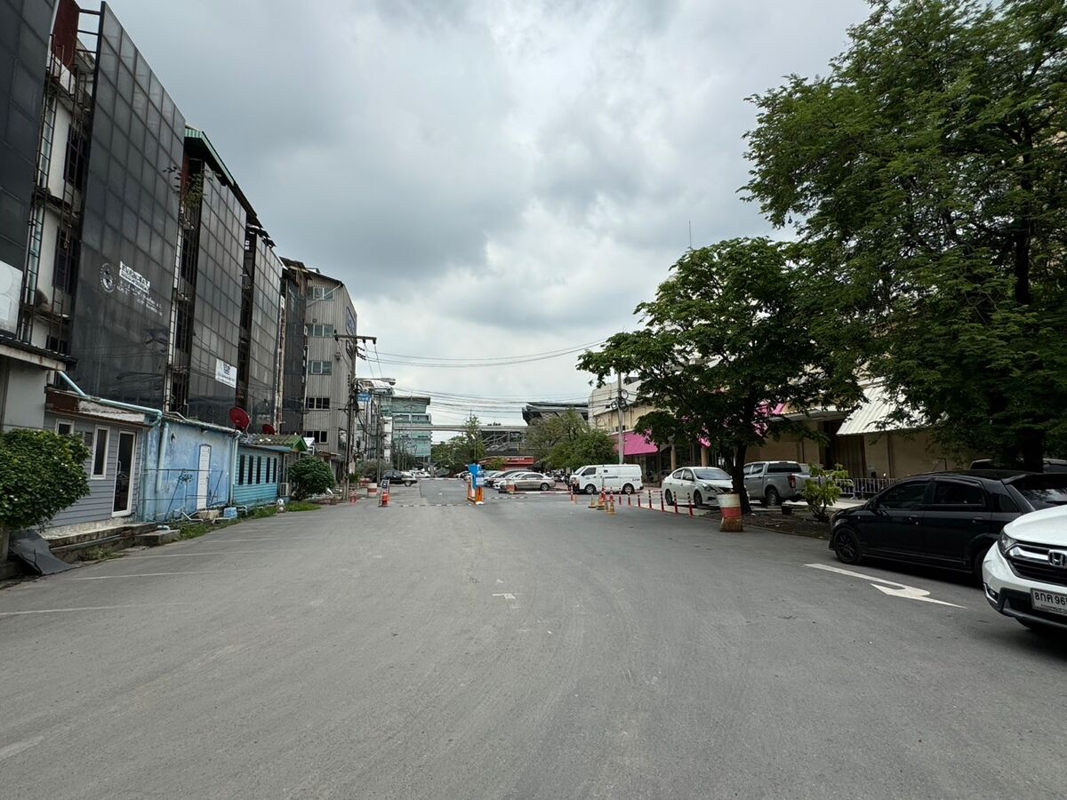 Land for sale in Bangkok LSI0922024 Knight Frank