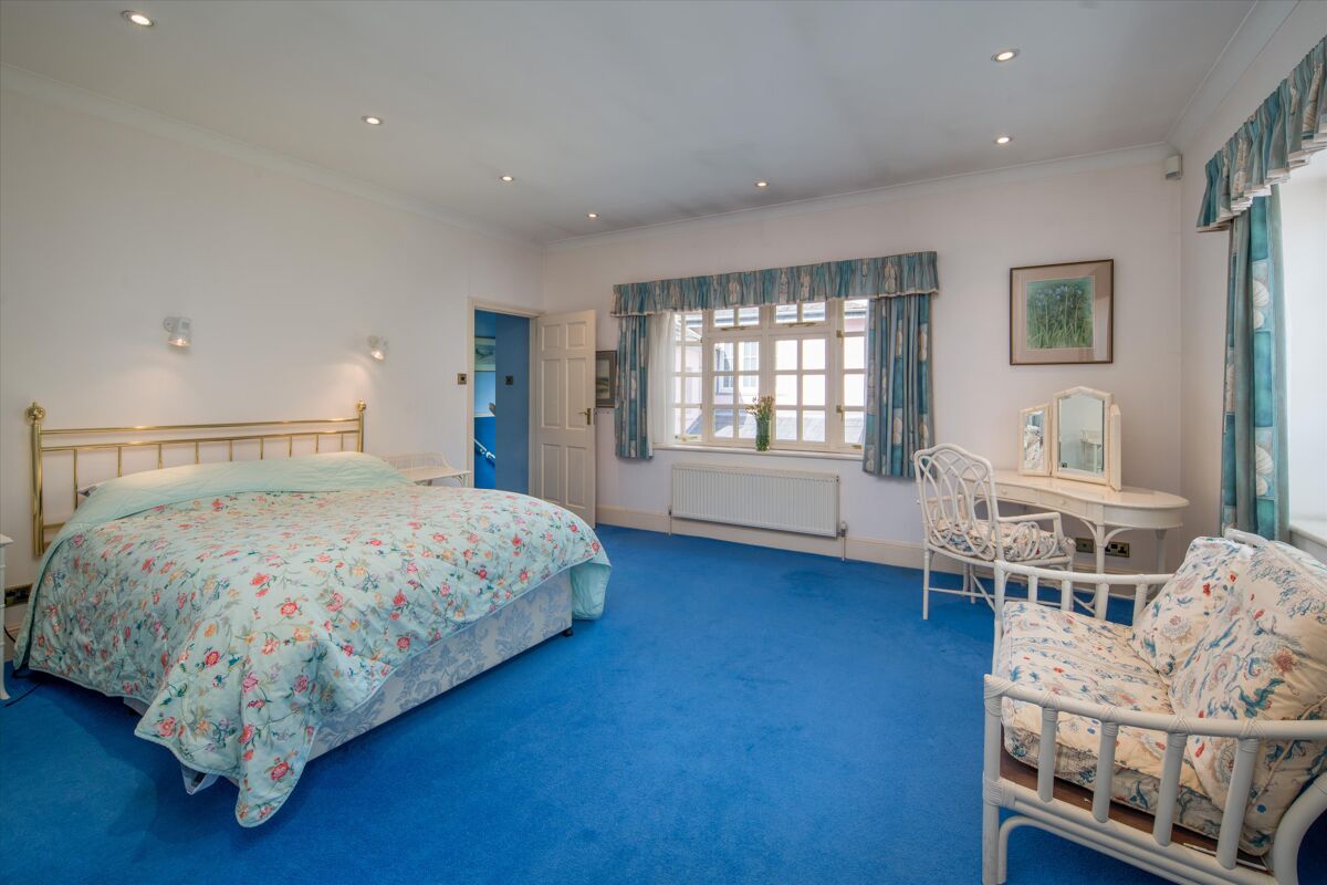 house for sale in Queens Road, Cowes, Isle of Wight, PO31, Lymington