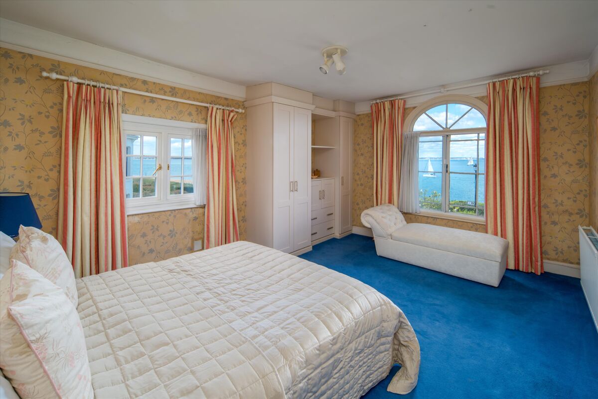 house for sale in Queens Road, Cowes, Isle of Wight, PO31, Lymington
