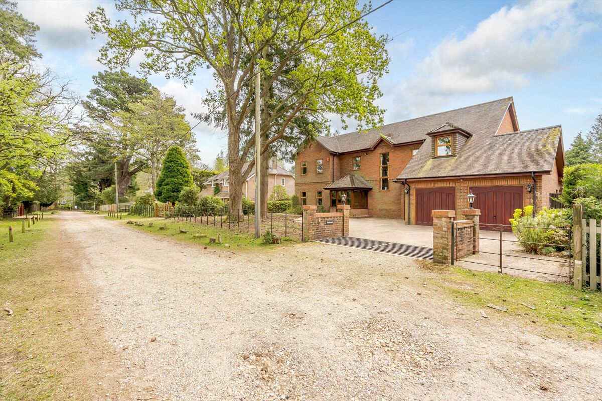 house for sale in Knowle Road, Brockenhurst, Hampshire, SO42, Lymington