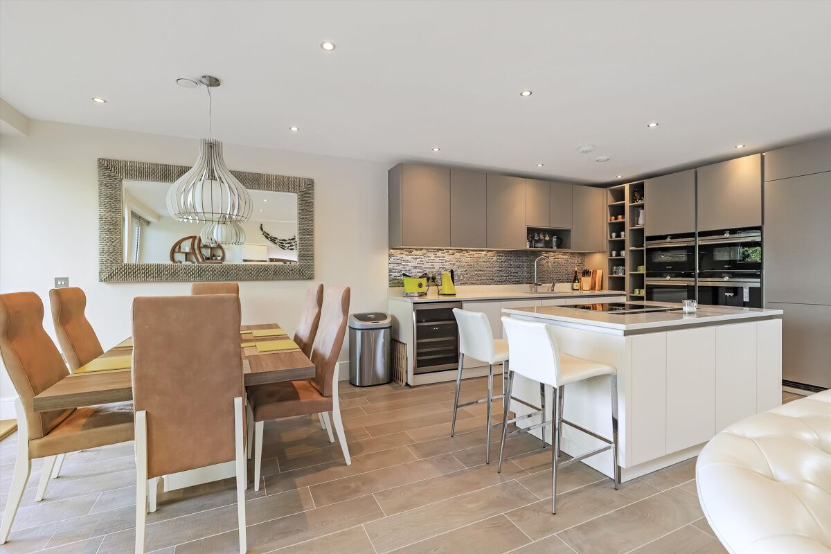 house for sale in River Walk, Lymington, Hampshire, SO41 LYM012289536 Knight Frank