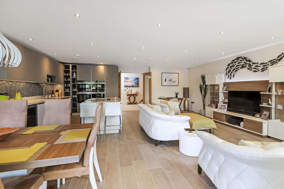 house for sale in River Walk, Lymington, Hampshire, SO41 LYM012289536 Knight Frank