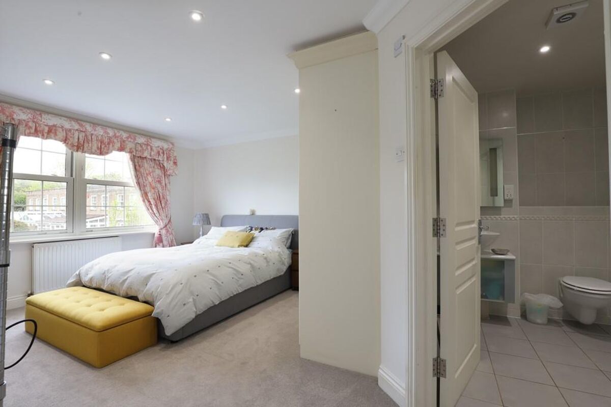 house for sale in Courtenay Place, Lymington, Hampshire, SO41